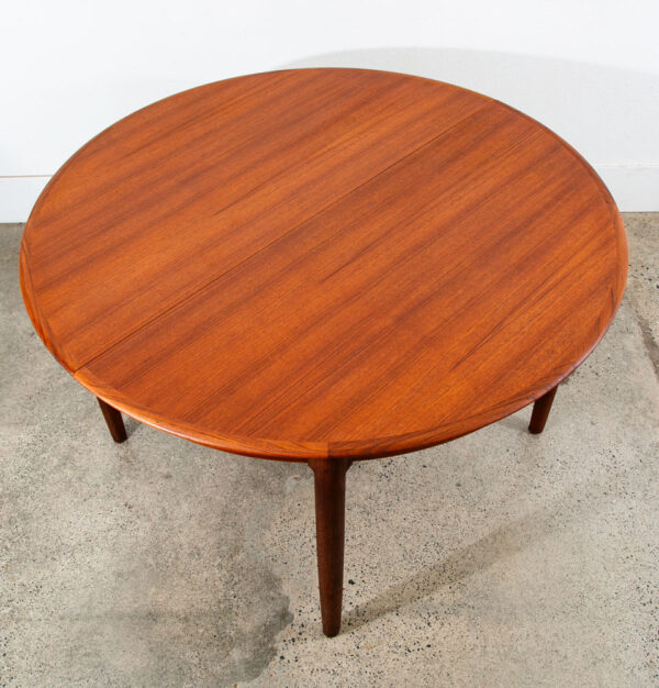 Mid Century Danish Dining Table Teak Round Expanding leaf x 2 Oval Denmark Mcm - Image 2