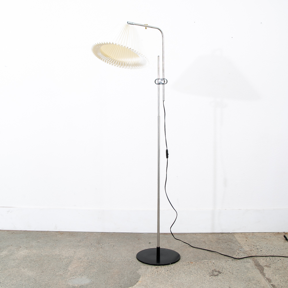 Mid Century Modern White Floor Lamp By Le Klint Model 321 W/ Shade Adjustable NM