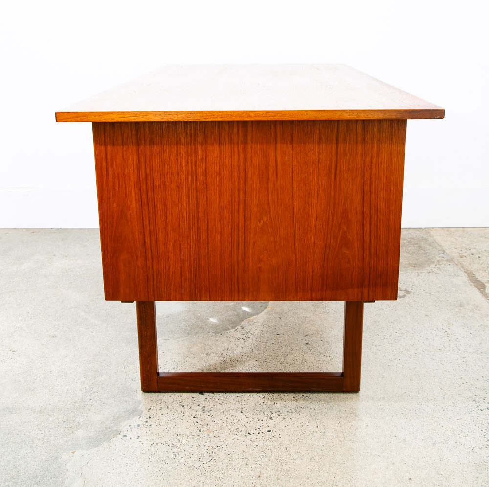 Mid Century Danish Modern Desk Teak Wood Executive Sled Mcm 6 Drawer Book Shelf - Image 4