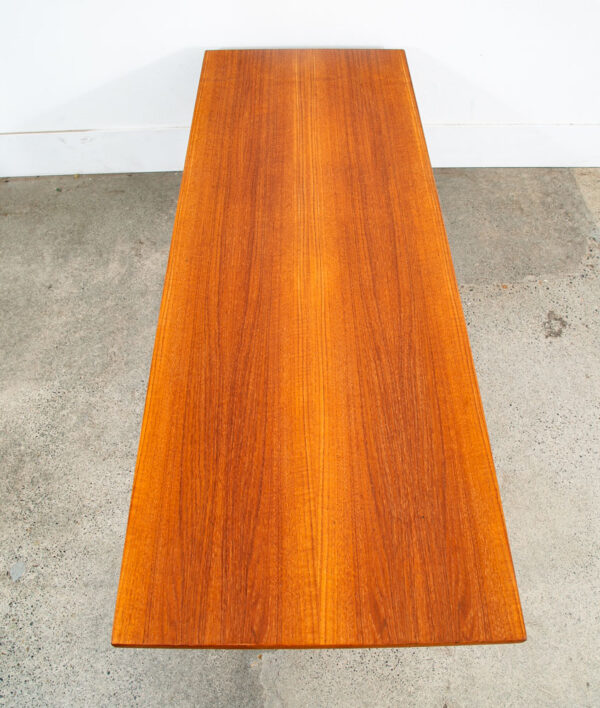 Mid Century Danish Modern Coffee Table Surfboard Teak Denmark Metal Legs Vintage - Image 3