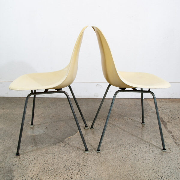 Mid Century Modern Side Shell Chair Pair Set Herman Miller Parchment Mcm Two Charles and Ray Eames - Image 4