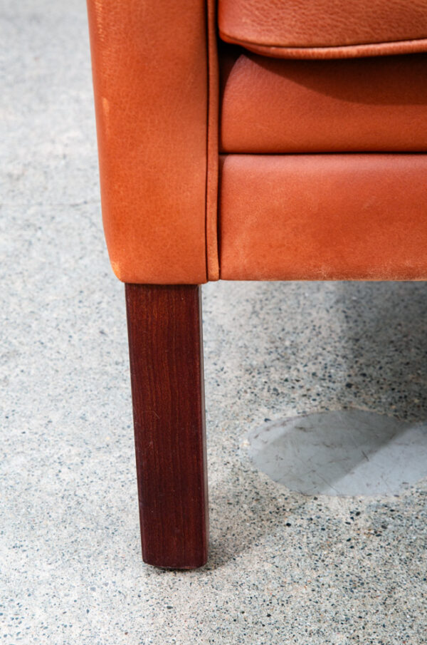 Mid Century Modern Lounge Chairs Worn Leather Brown Cognac Tan Pair Set Arms Mcm - Image 9