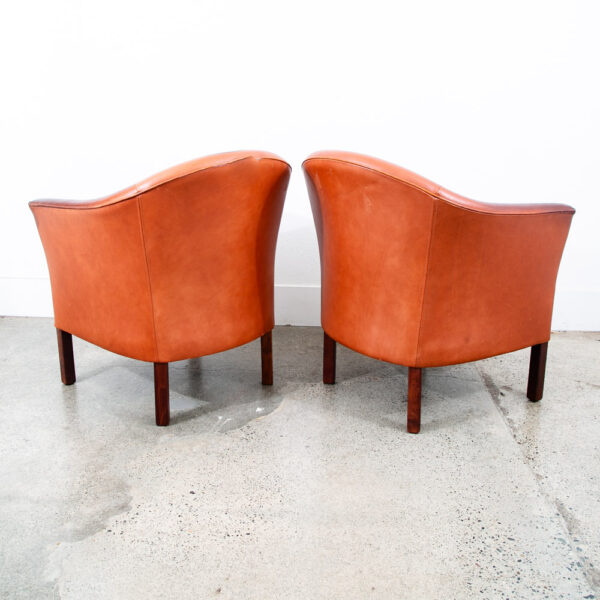 Mid Century Modern Lounge Chairs Worn Leather Brown Cognac Tan Pair Set Arms Mcm - Image 3