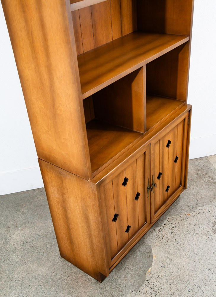 Mid Century Modern Credenza Bookshelf Martinsville Cabinet Shelves Clovers Doors - Image 9