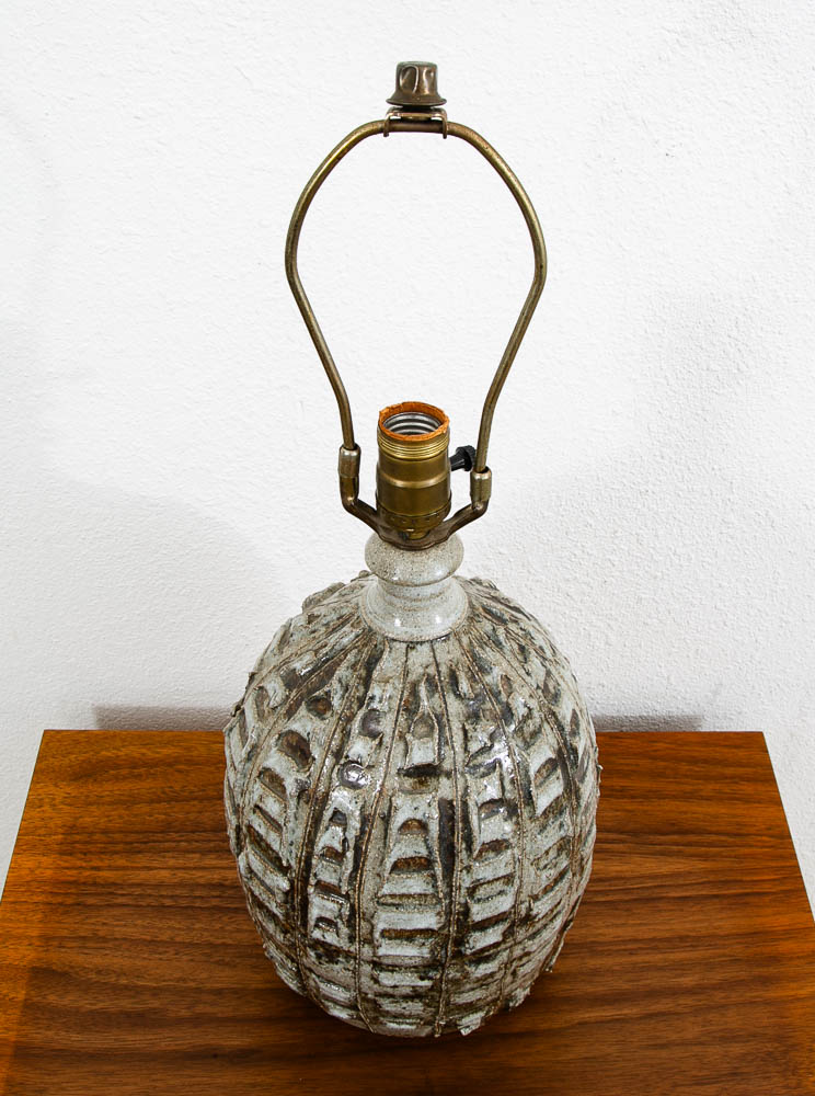 Mid Century Modern Table Lamp Textured Studio Pottery Ceramic Round Tan Mcm - Image 5