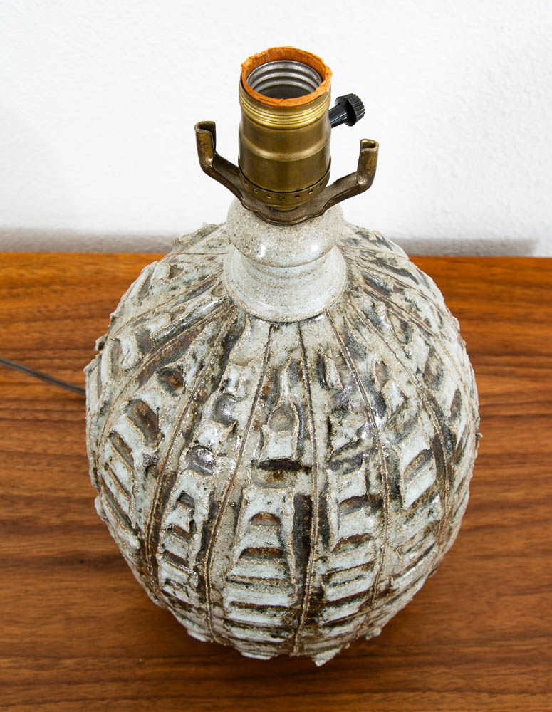 Mid Century Modern Table Lamp Textured Studio Pottery Ceramic Round Tan Mcm - Image 8
