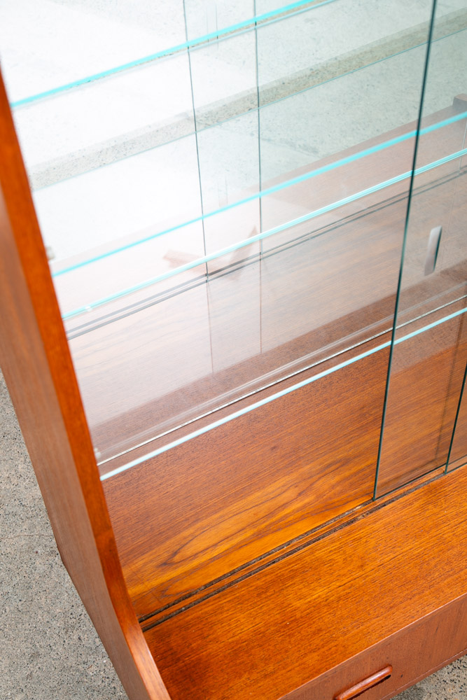 Mid Century Danish Modern Bookshelf Cabinet Teak Shelves Glass Shelves 2 Drawers - Image 9