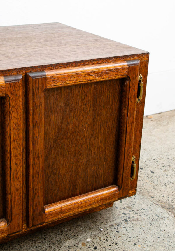 Mid Century Modern Compact Cabinet Record Storage Credenza Low 4 Doors Vintage - Image 7