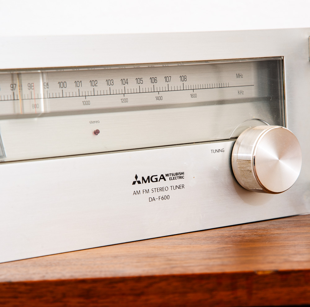 Vintage Mitsubishi Stereo Tuner DA-F600 Silver Rack Mount 70s Hifi AM / FM - Image 5