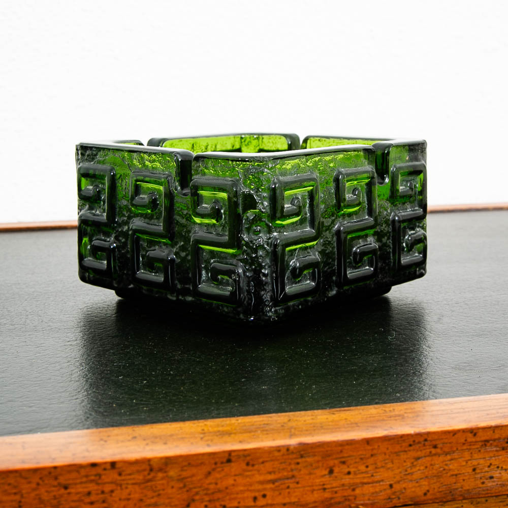 Mid Century Modern Smoking Ashtray Art Glass Veridian Green Vintage Catch all - Image 2