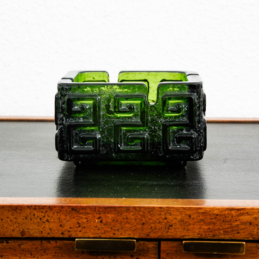 Mid Century Modern Smoking Ashtray Art Glass Veridian Green Vintage Catch all - Image 4