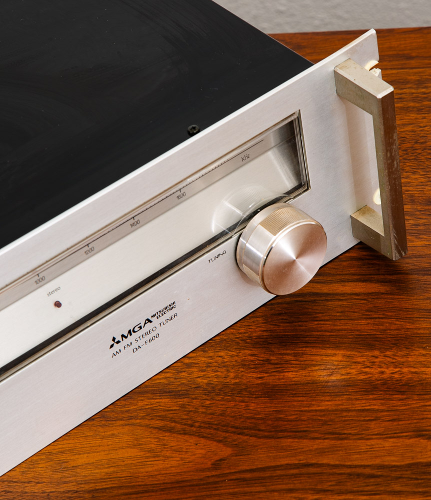 Vintage Mitsubishi Stereo Tuner DA-F600 Silver Rack Mount 70s Hifi AM / FM - Image 9