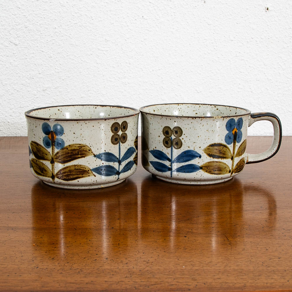 Mid Century Modern Coffee Cup Set of 4 Handle Mug Ceramic Studio with Floral Design - Image 6