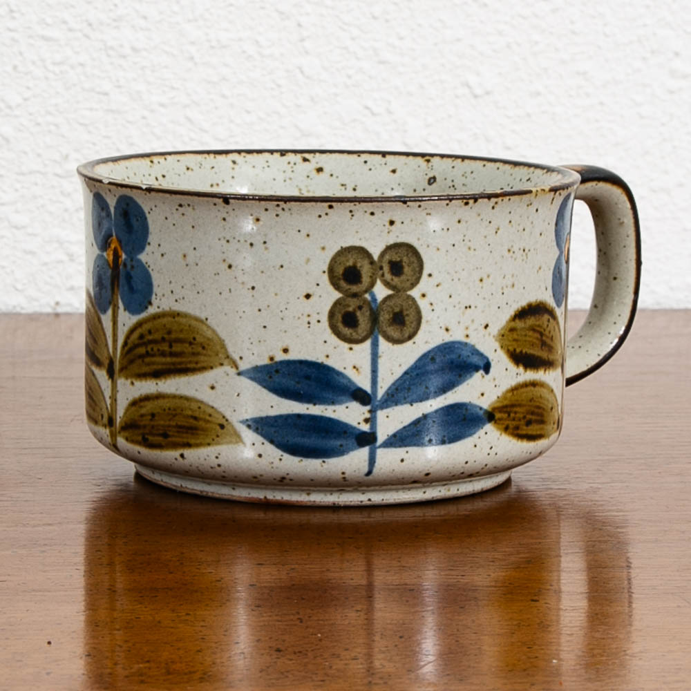 Mid Century Modern Coffee Cup Set of 4 Handle Mug Ceramic Studio with Floral Design - Image 4