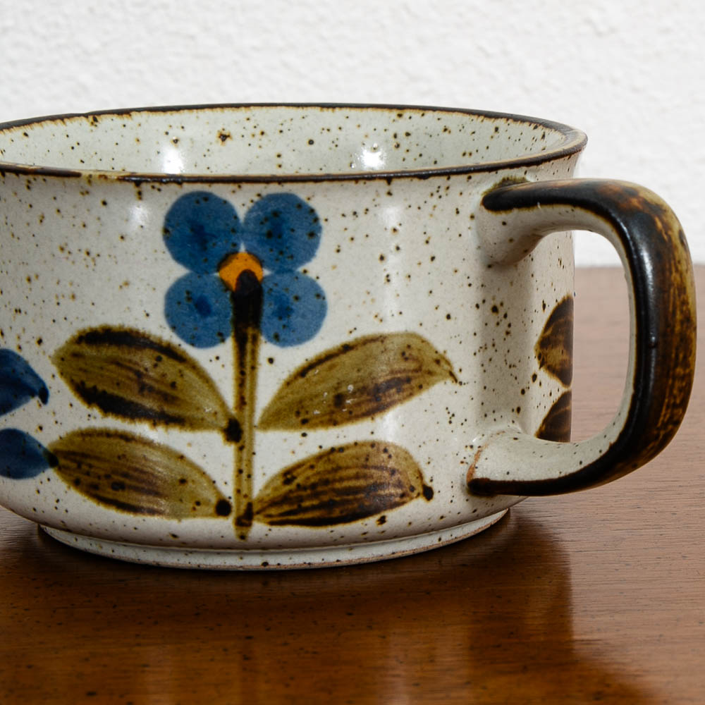 Mid Century Modern Coffee Cup Set of 4 Handle Mug Ceramic Studio with Floral Design - Image 9