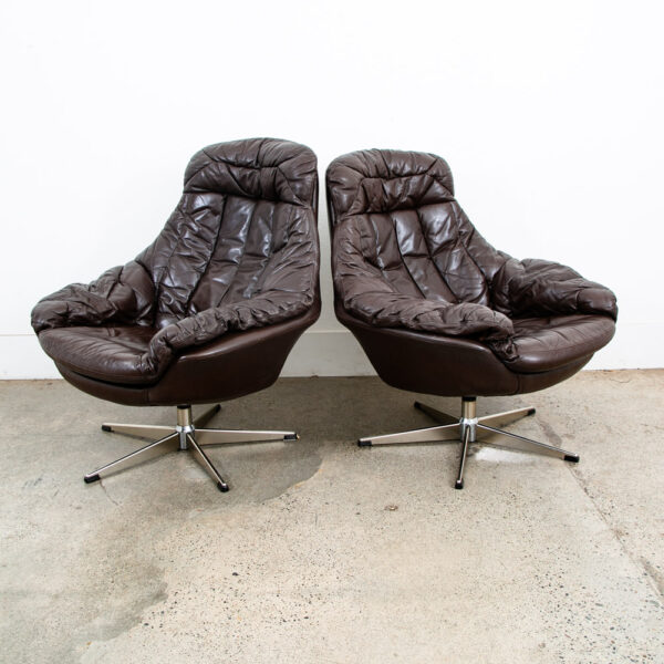 Mid Century Danish Modern Lounge Chairs Swivel Brown Leather H.W. Klein Bramin