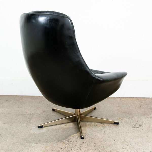 Mid Century Danish Modern Lounge Chair Swivel Black Leather H.W. Klein Bramin - Image 4