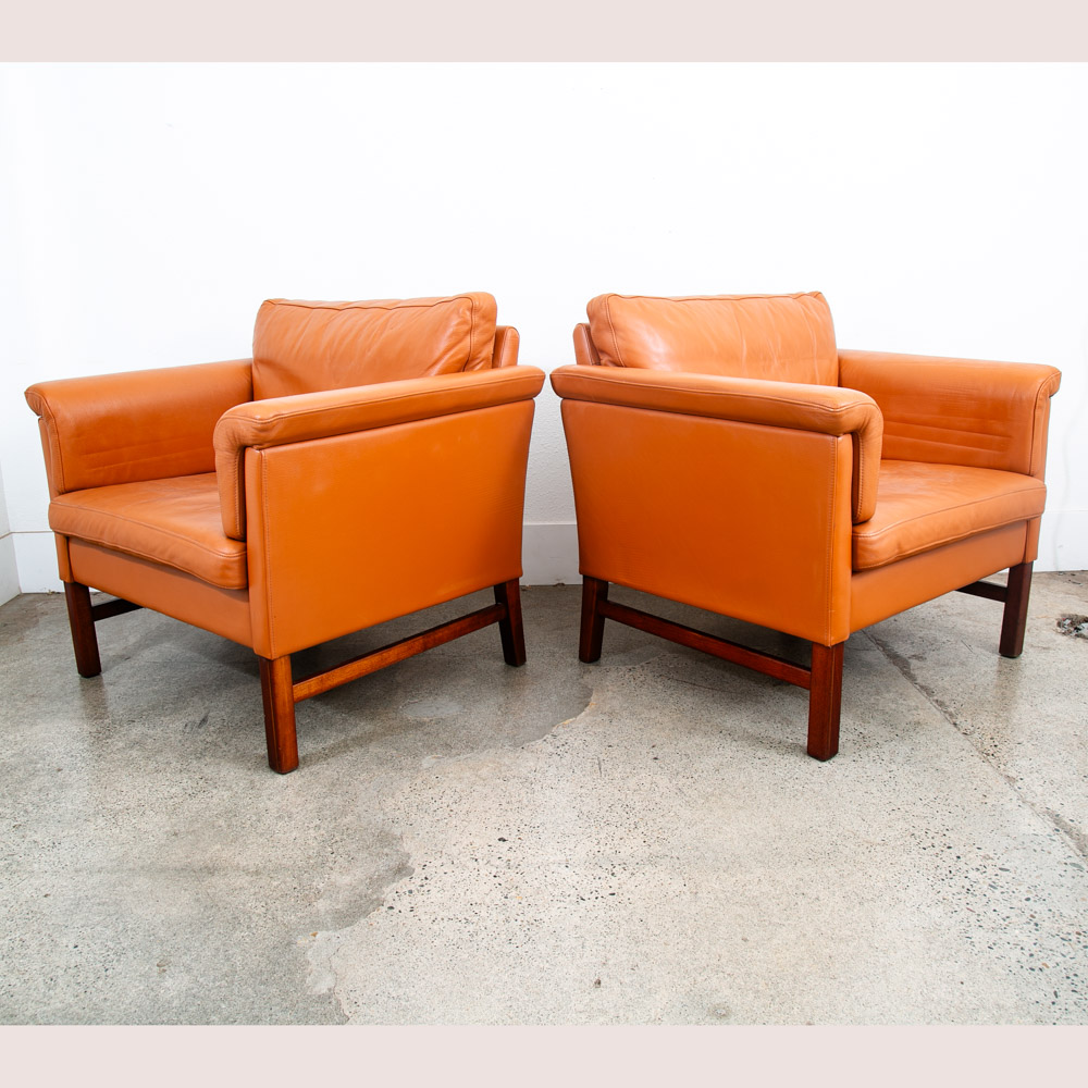 Mid Century Danish Modern Lounge Chair Set Cognac Armchairs Brown Tan Two Mcm
