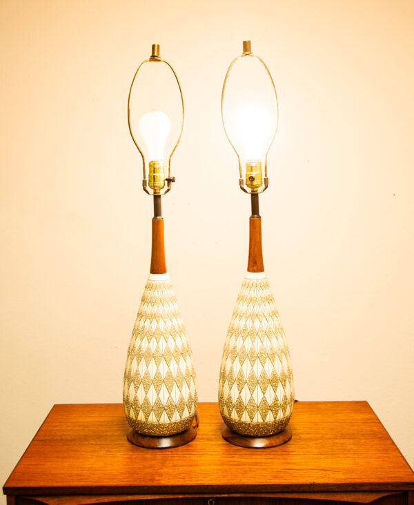 Mid Century Modern Lamp Set Walnut Ceramic Wood Pair Tall Table Vintage Light 2 - Image 3