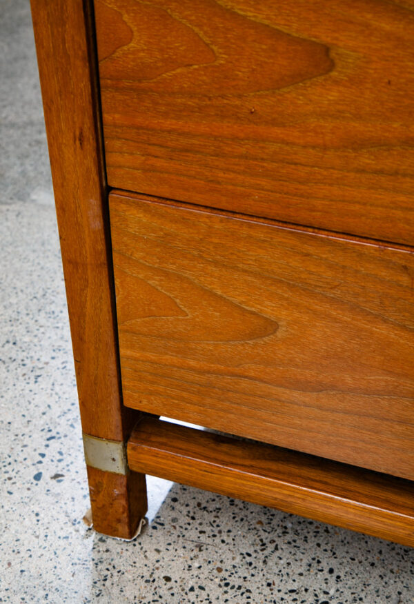 Mid Century Modern Credenza Dresser 8 Drawer Walnut Wood Danish Tung Si Vintage - Image 7