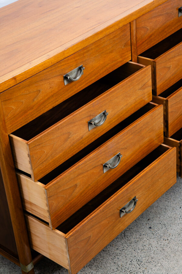 Mid Century Modern Credenza Dresser 8 Drawer Walnut Wood Danish Tung Si Vintage - Image 10