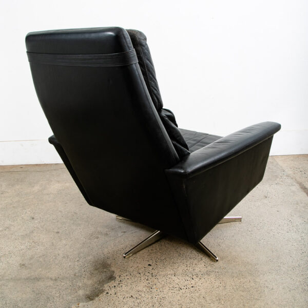 Mid Century Danish Modern Lounge Chair Georg Thams Black Leather Denmark Swivel - Image 4