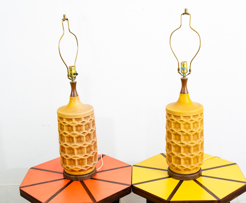 Mid Century Modern Lamp Set Table Light lighting Yellow Geometrical Pair Two Mcm - Image 3