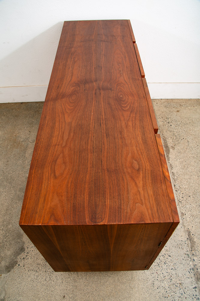 Mid Century Modern Credenza Dresser Walnut Brass 12 Drawer Martinsville Doors - Image 3