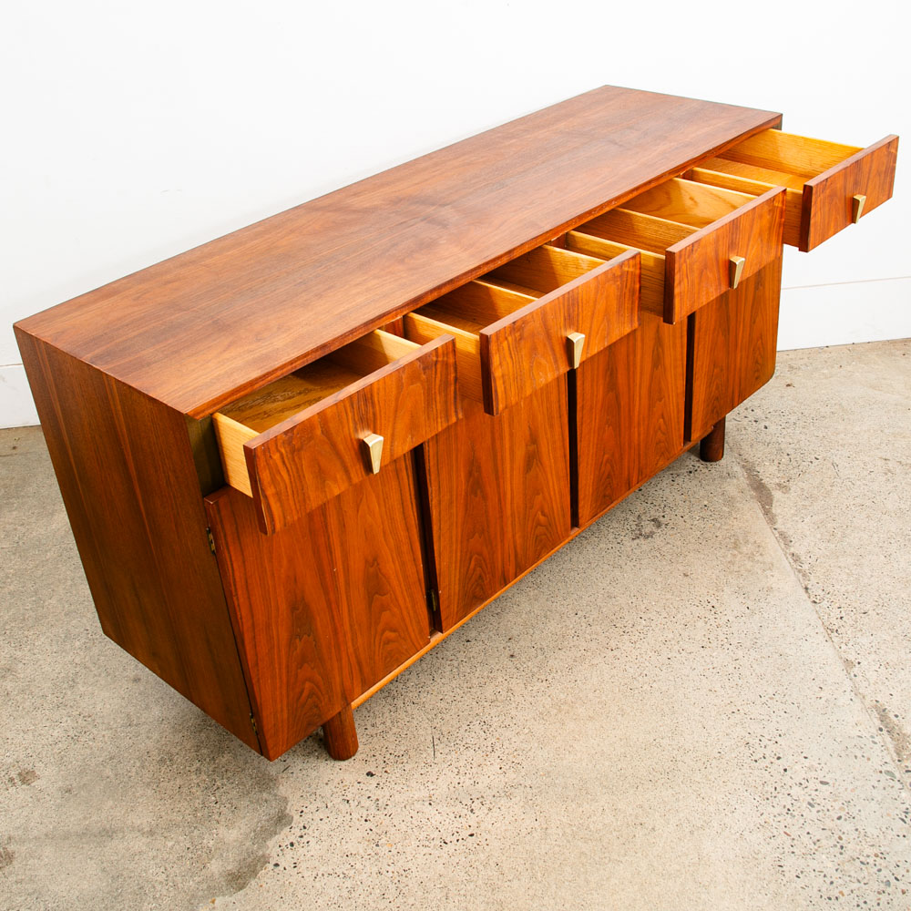 Mid Century Modern Credenza Dresser Walnut Brass 12 Drawer Martinsville Doors - Image 4