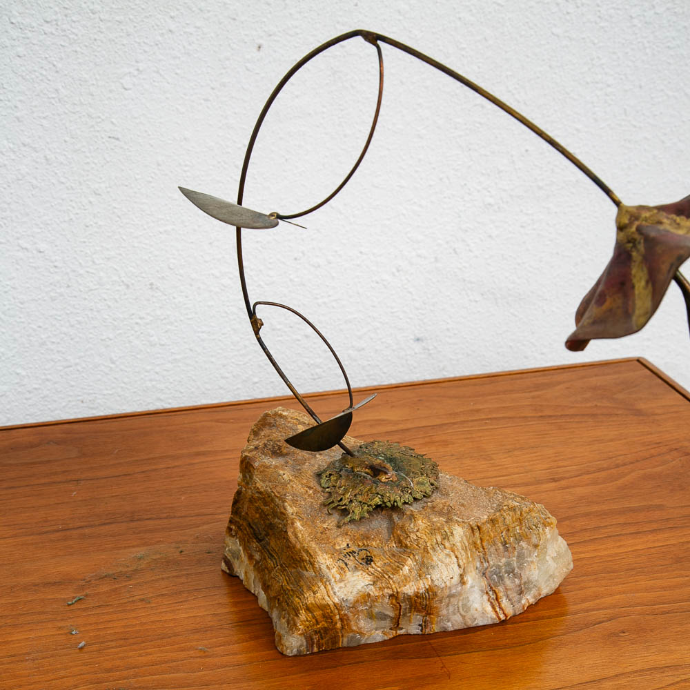 Mid Century Modern Brass Metal Humming Bird and Flower Statue by Unknown Artist - Image 4