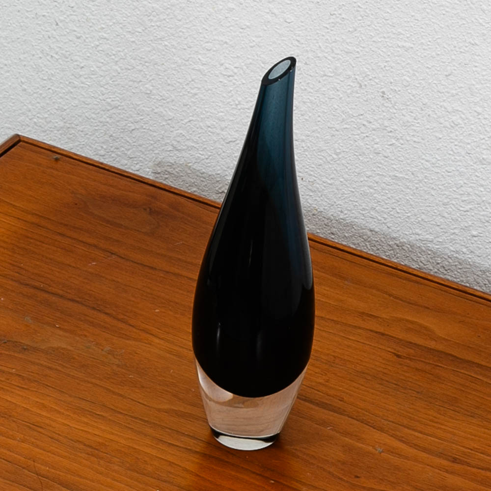 Mid Century Modern Art Glass Vase Two Tone Tear Drop Shape Sweden Black Glass - Image 6
