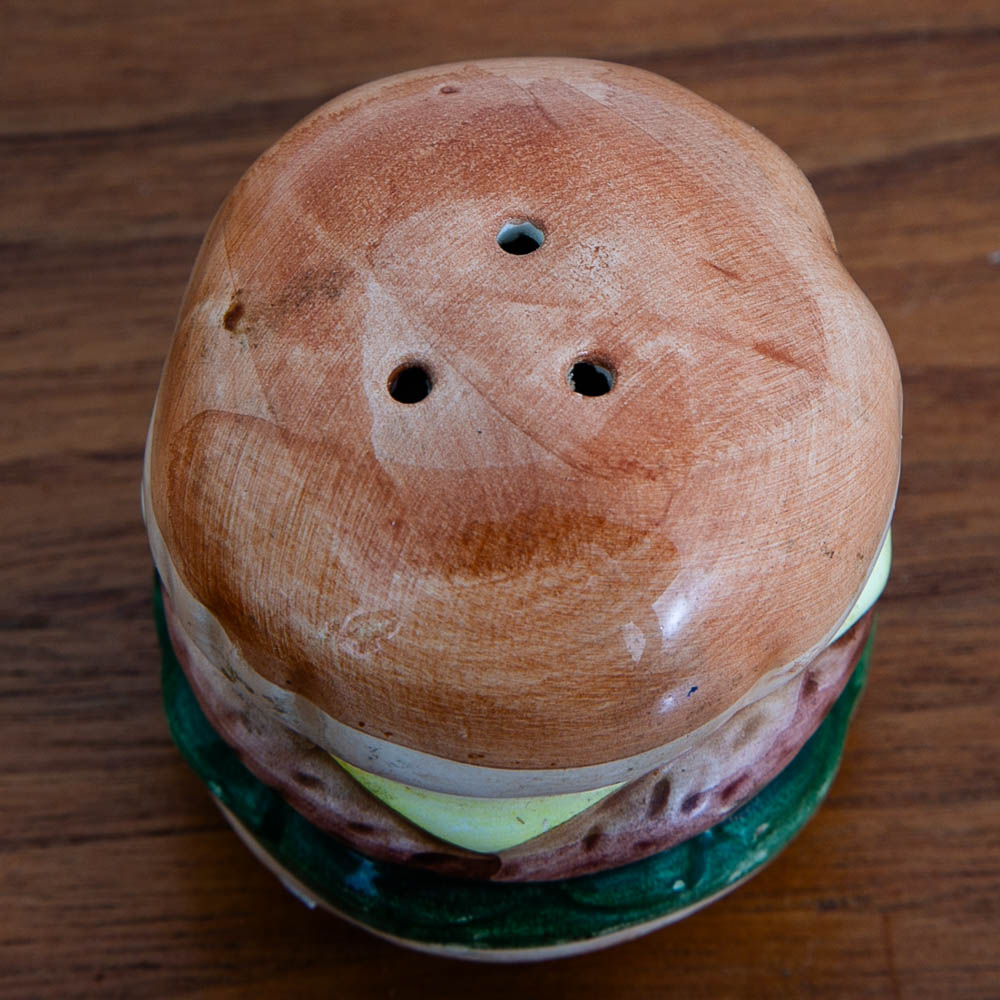Mid Century Modern Souvenir pair of Burgers Ceramic Salt & Pepper Shaker Set of Two - Image 6