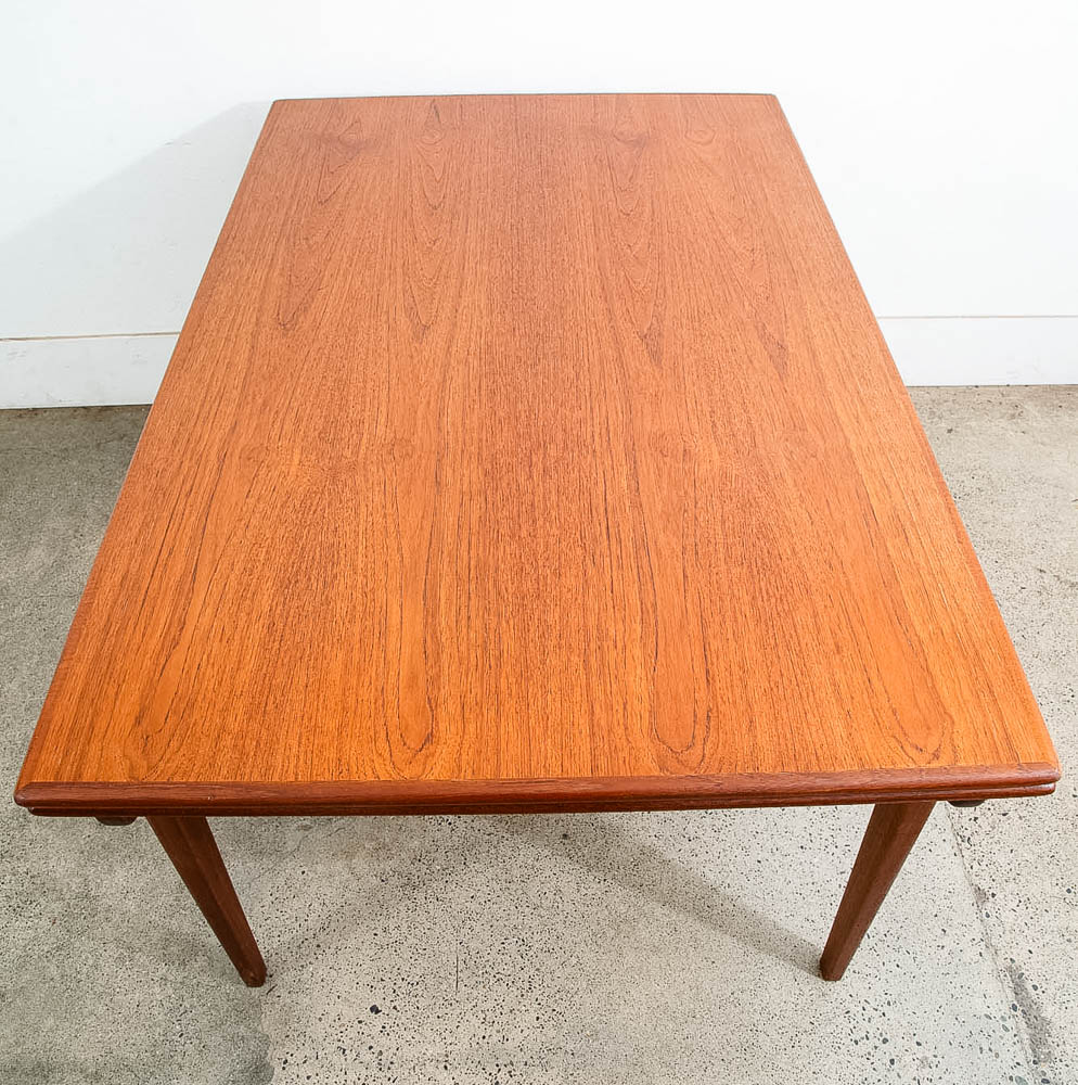 Mid Century Danish Modern Dining Table Denmark Teak Wood Extension Draw Leaf NM - Image 3