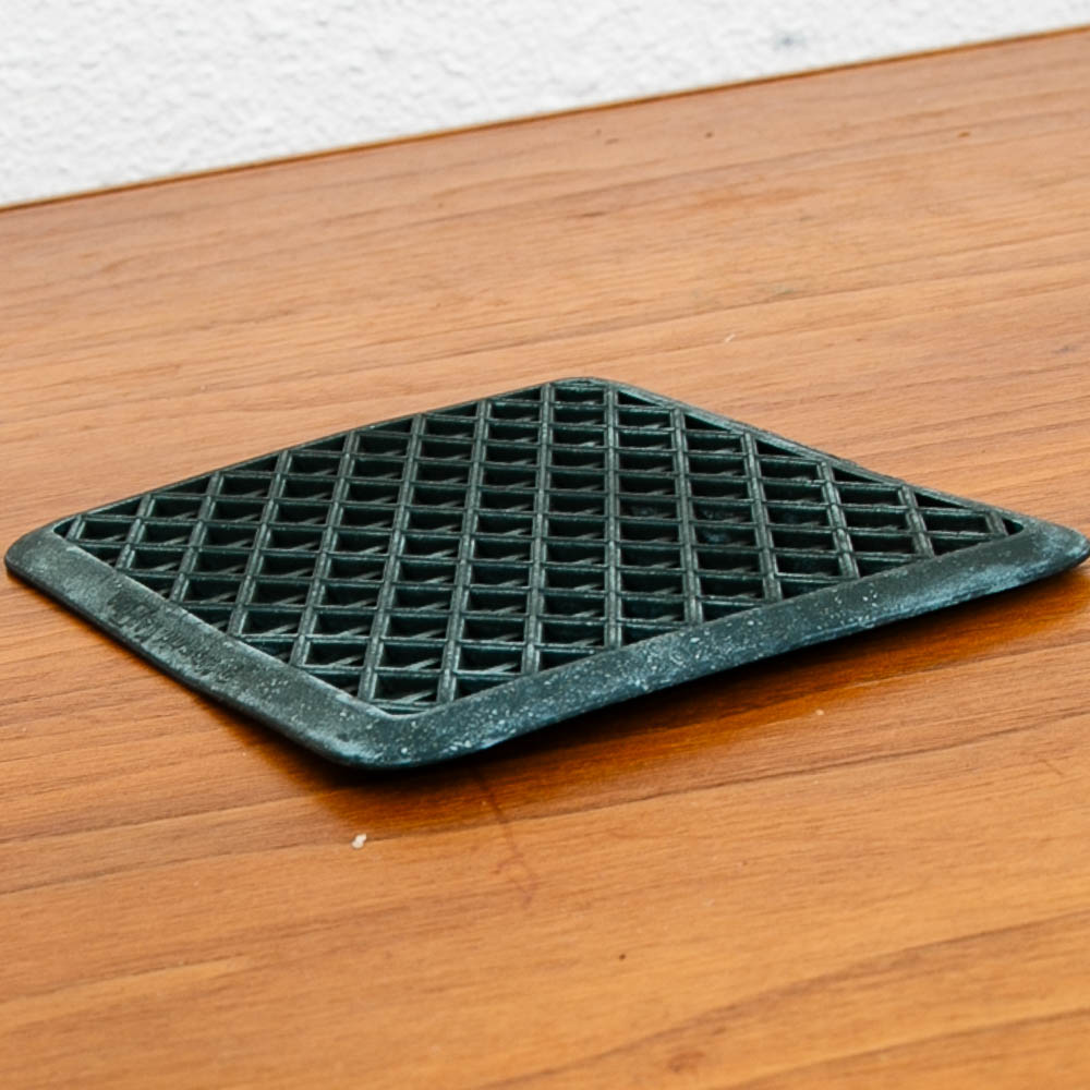 Mid Century Modern Circa 1960's Vintage Rubbermaid Kar-Rug Miniature Throw Rug Coaster Set of 4 - Image 2