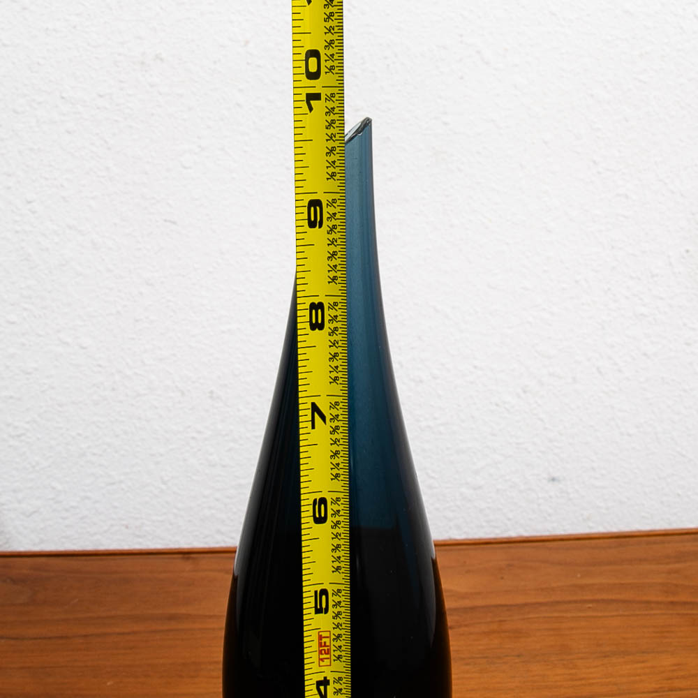 Mid Century Modern Art Glass Vase Two Tone Tear Drop Shape Sweden Black Glass - Image 12