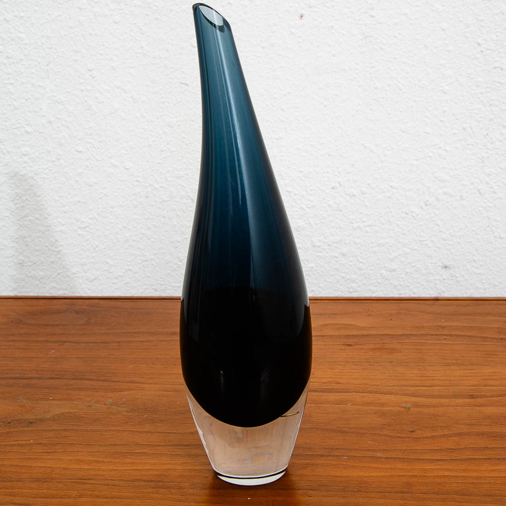 Mid Century Modern Art Glass Vase Two Tone Tear Drop Shape Sweden Black Glass - Image 2