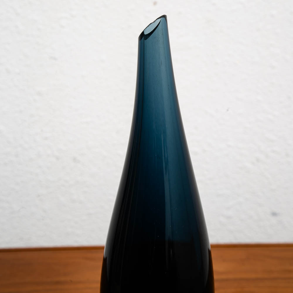Mid Century Modern Art Glass Vase Two Tone Tear Drop Shape Sweden Black Glass - Image 8