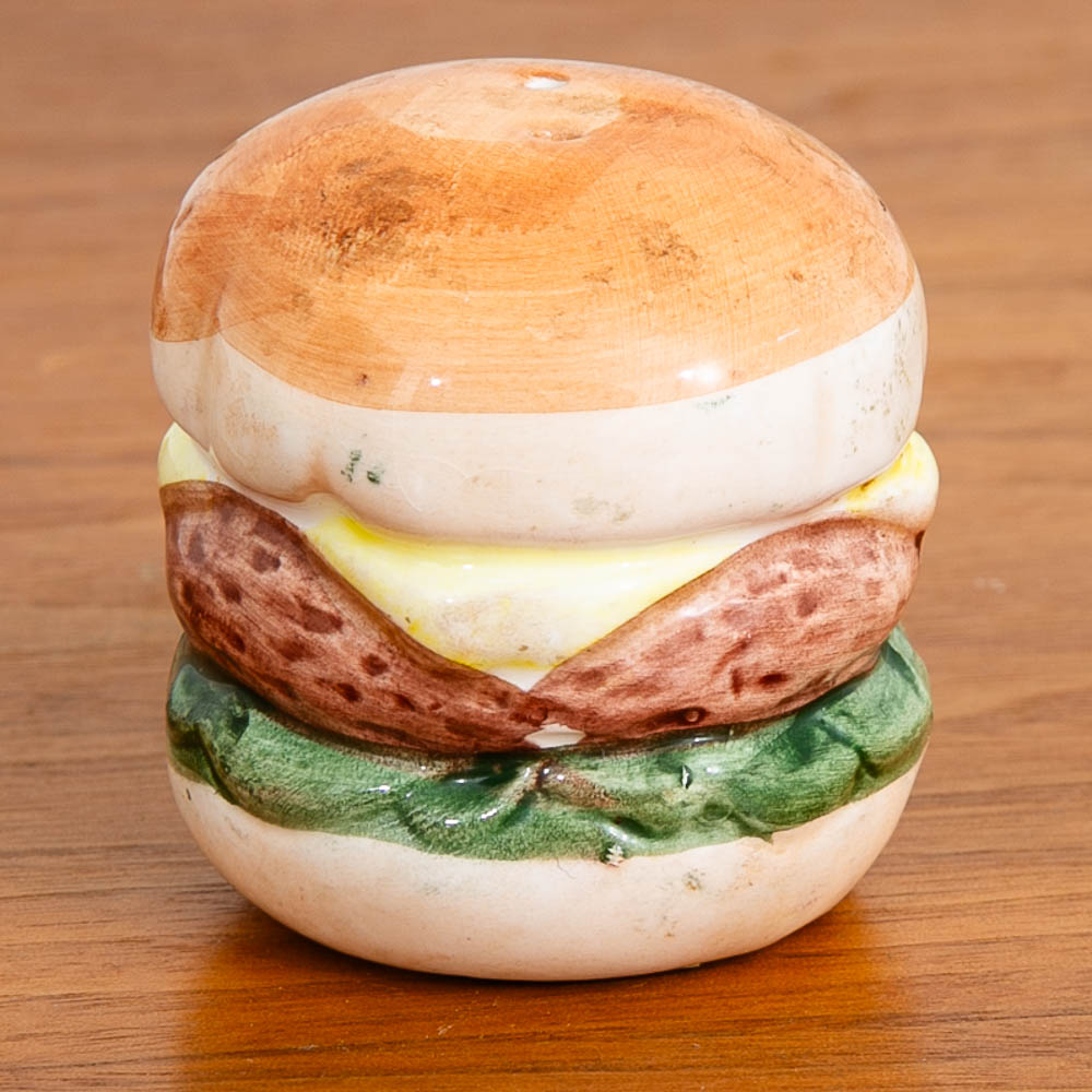 Mid Century Modern Souvenir pair of Burgers Ceramic Salt & Pepper Shaker Set of Two - Image 7