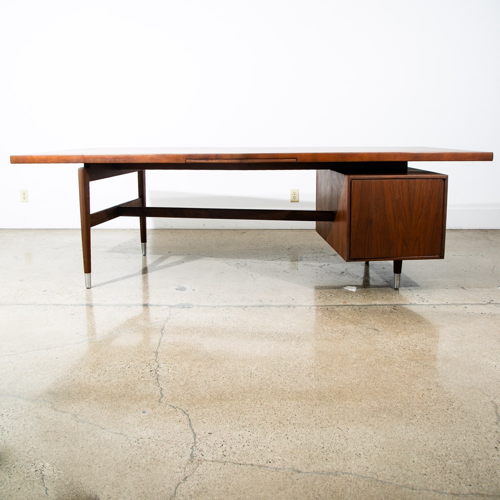 Mid Century Modern Desk Executive Office Stow Davis Boomerang Large Walnut Mcm - Image 4