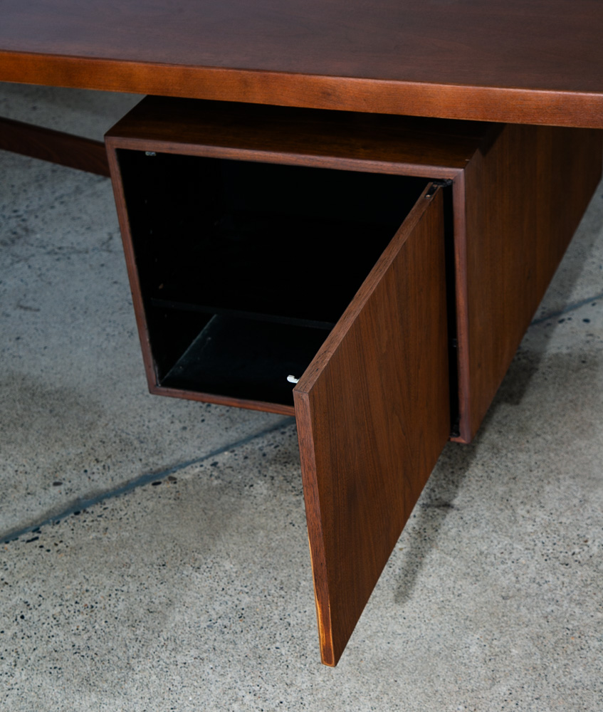 Mid Century Modern Desk Executive Office Stow Davis Boomerang Large Walnut Mcm - Image 9