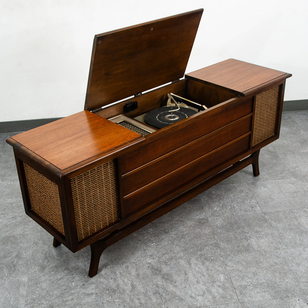 Mid Century Modern Stereo Console Record Player Radio Walnut Vintage Credenza - Image 3