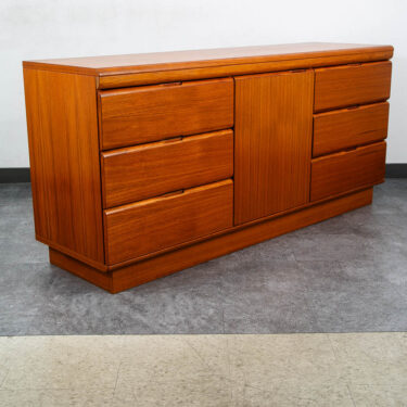 Mid Century Danish Modern Dresser Credenza 6 Drawer Teak Cabinet Denmark Shelf