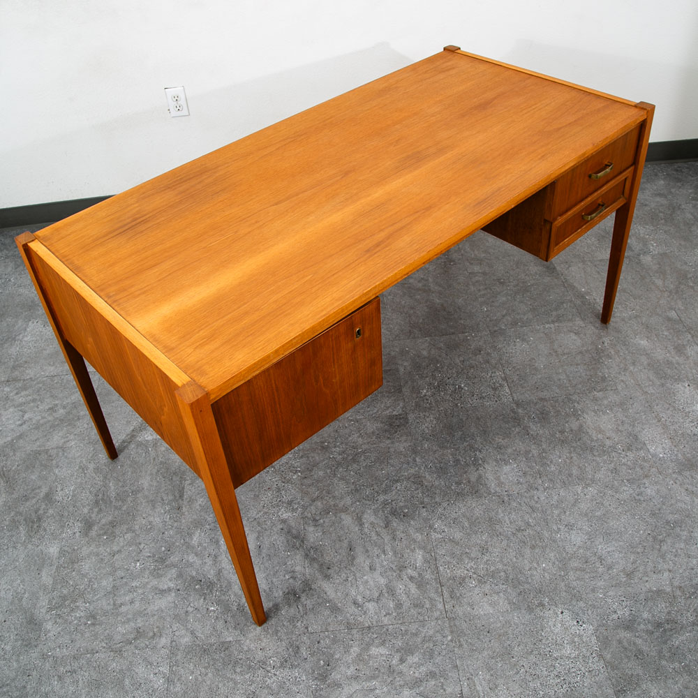 Mid Century Modern Desk Walnut Office Vintage 2 Drawers Executive Compact Mcm - Image 12