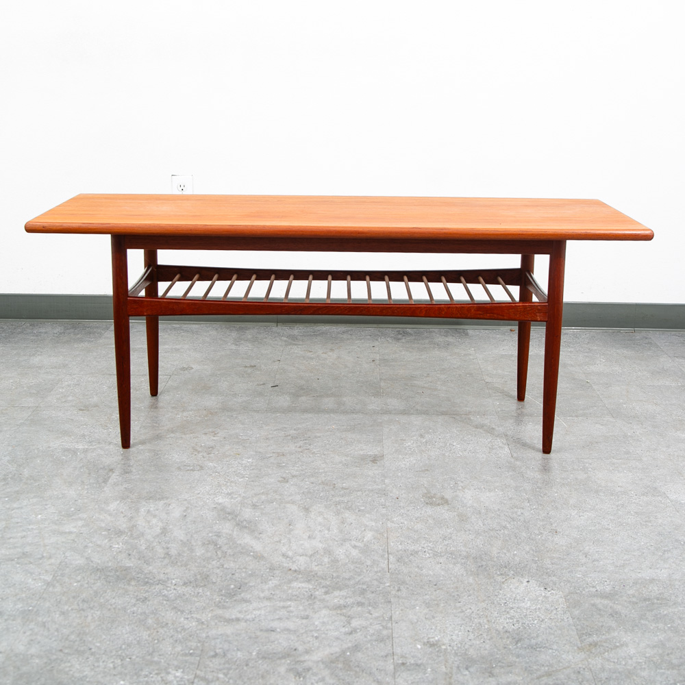 Mid Century Danish Modern Coffee Table Slat Shelf Teak Surfboard Vintage Mcm - Image 2