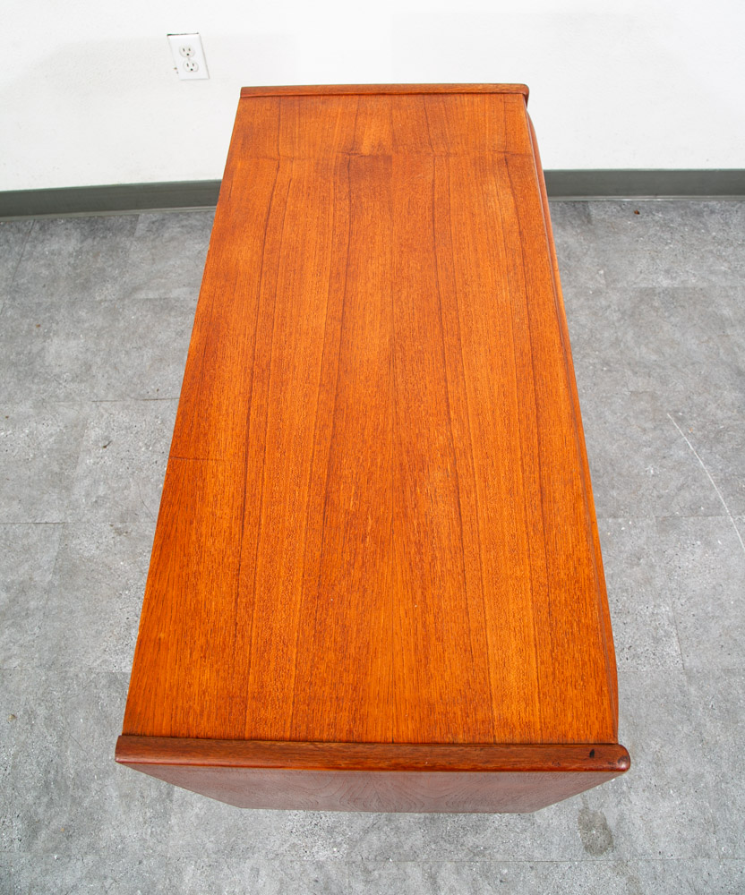 Mid Century Danish Modern Chest of Drawers Dresser Teak Vintage Locking 5 Mcm - Image 4