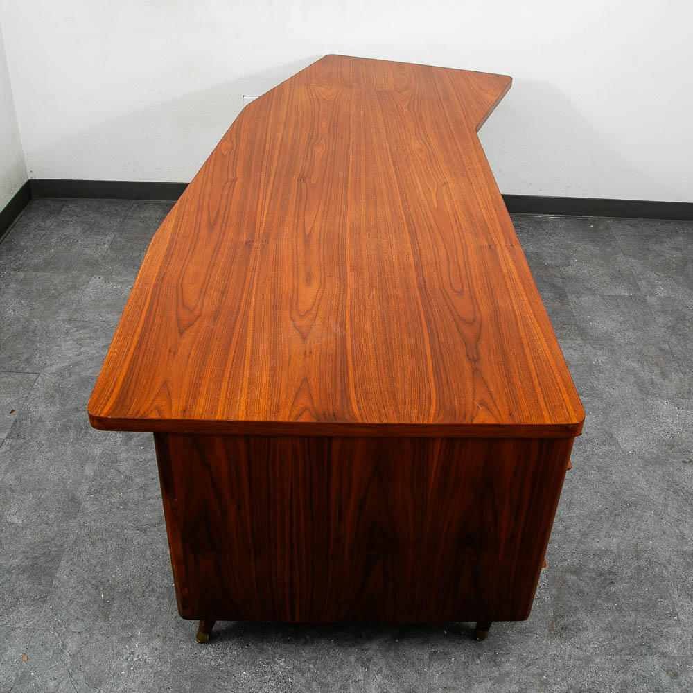 Mid Century Modern Desk Executive Office Stow Davis Boomerang Large Walnut Mcm - Image 3