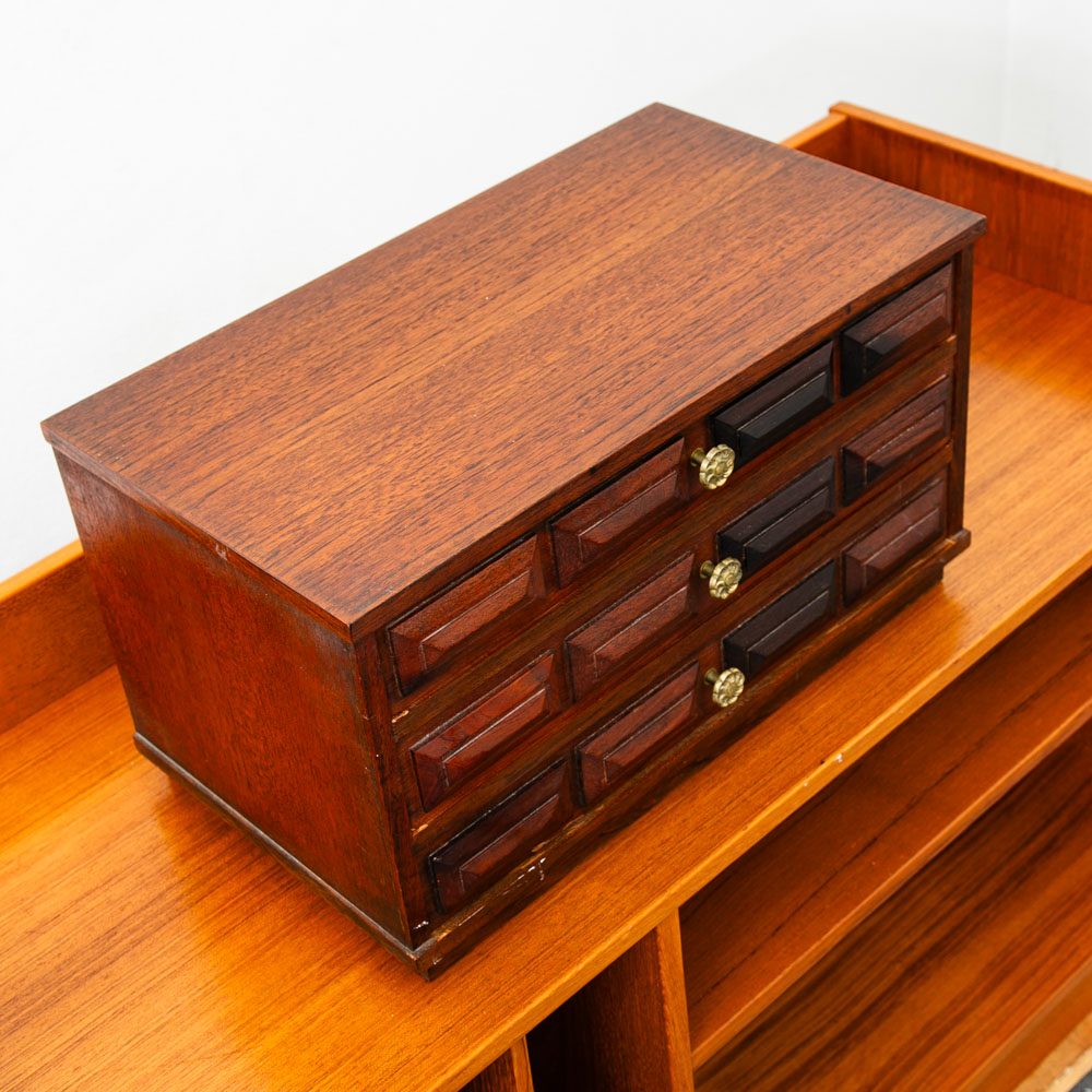 Mid Century Modern Jewelry Chest Three Drawer Walnut Drawer Ricardo Lynn & Co - Image 11