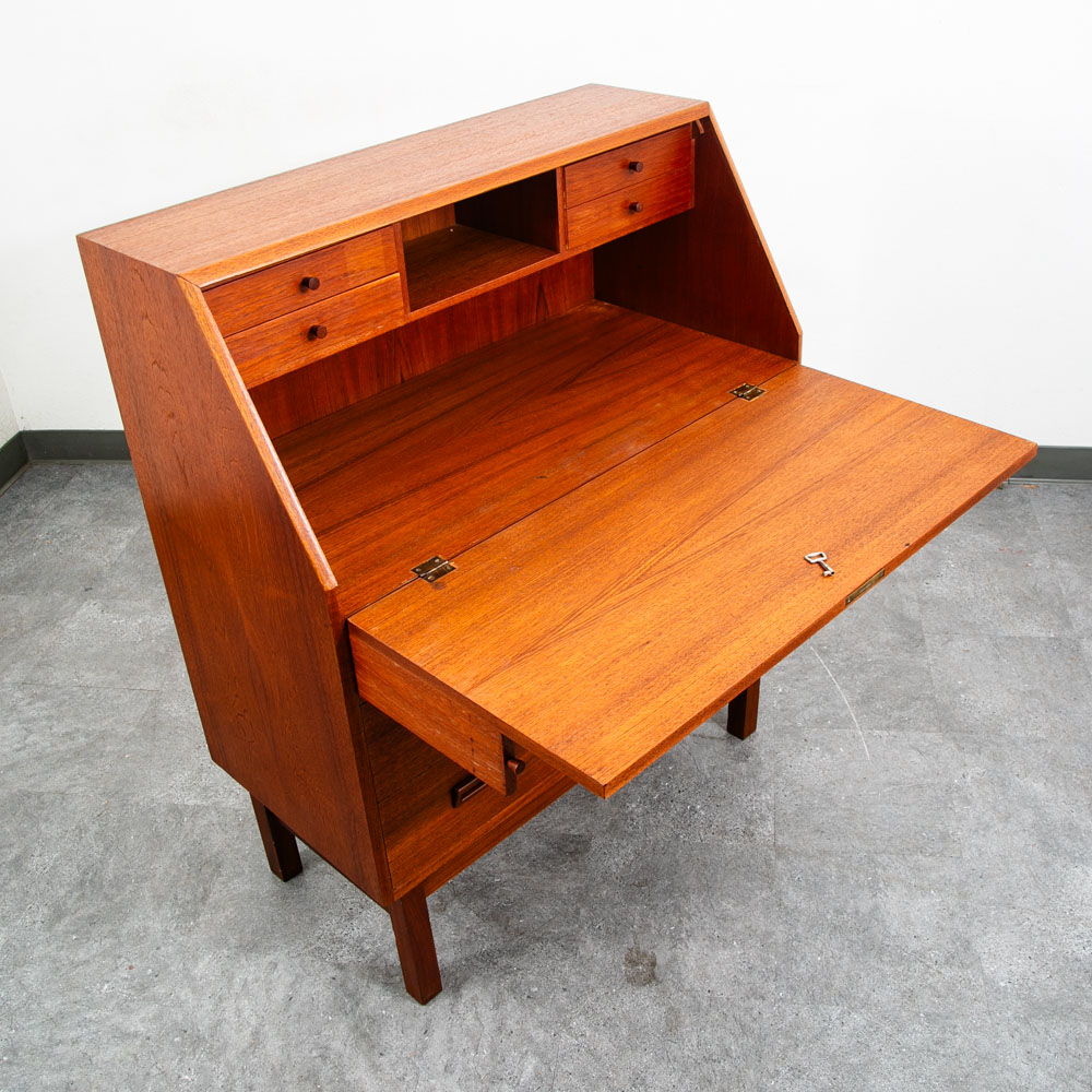 Mid Century Danish Modern Secretary Desk Bureau Denmark Teak Drawers Drop Down - Image 7