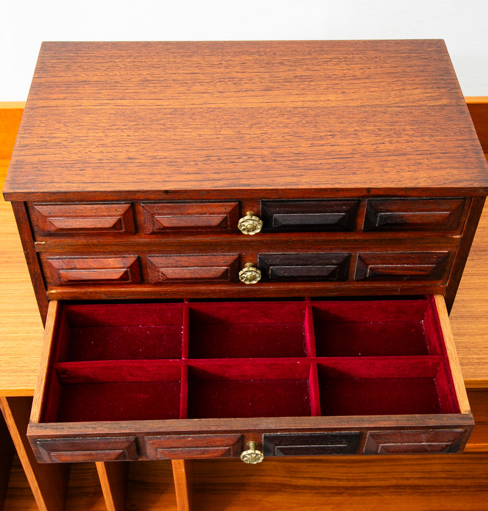 Mid Century Modern Jewelry Chest Three Drawer Walnut Drawer Ricardo Lynn & Co - Image 9