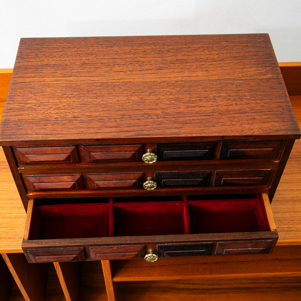 Mid Century Modern Jewelry Chest Three Drawer Walnut Drawer Ricardo Lynn & Co - Image 10
